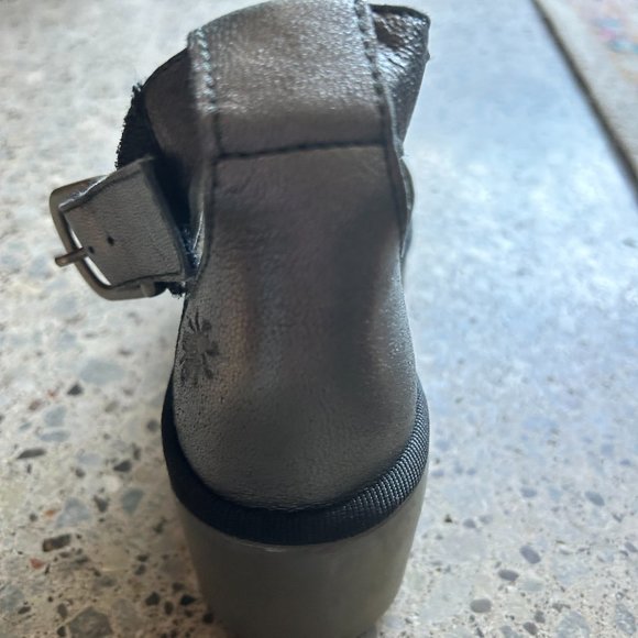 Silver Leather Fly London platform sandals - Picture 5 of 7